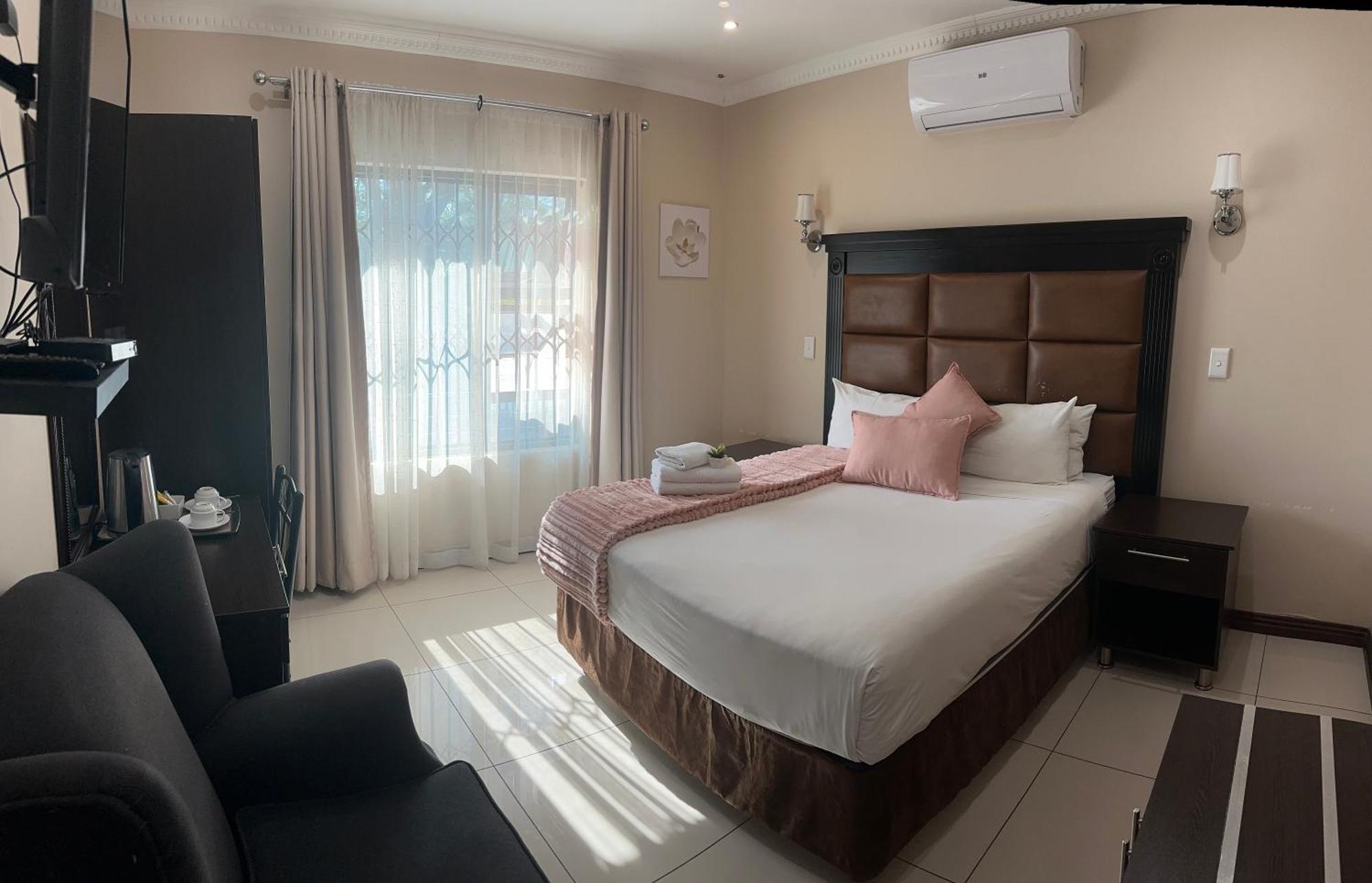 Aqua Stone Guest House Mbombela Екстер'єр фото